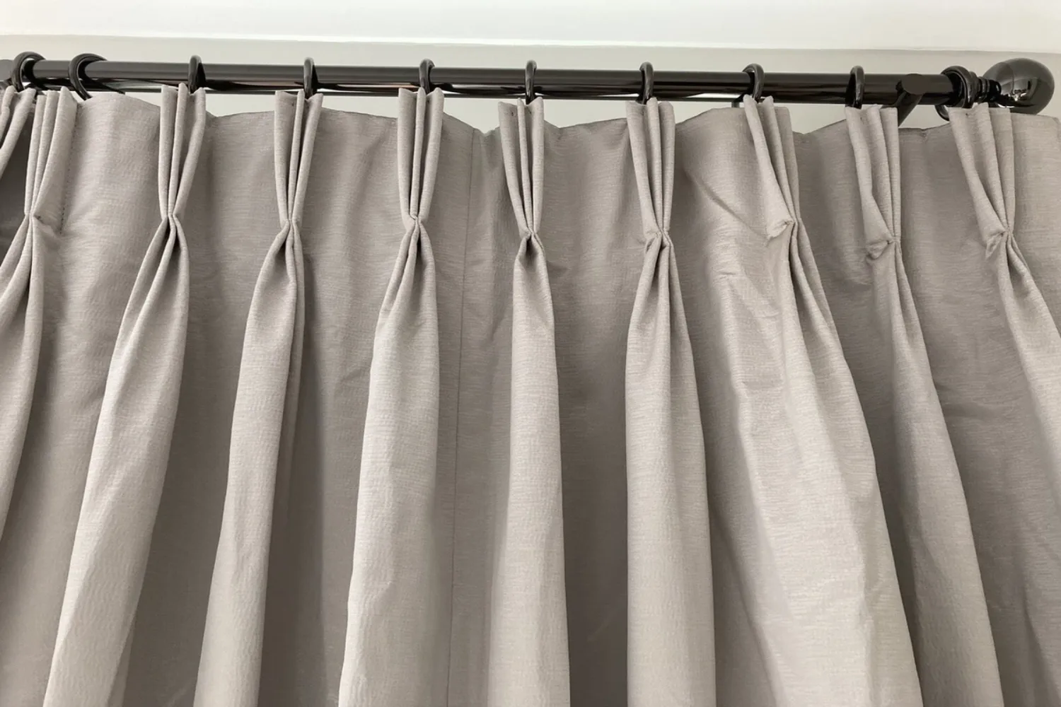 Pinch Pleat Curtain Dubai 